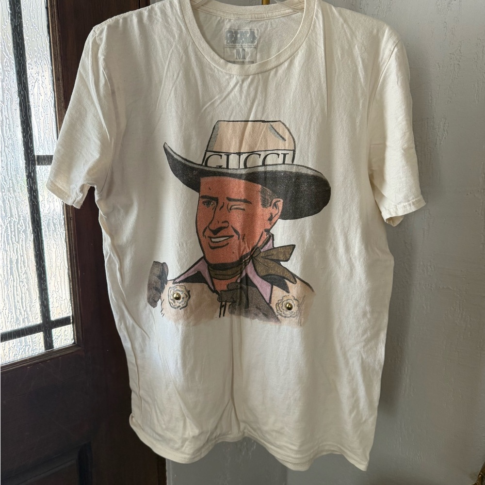“Gucci” Cream Graphic T-Shirt, Size M